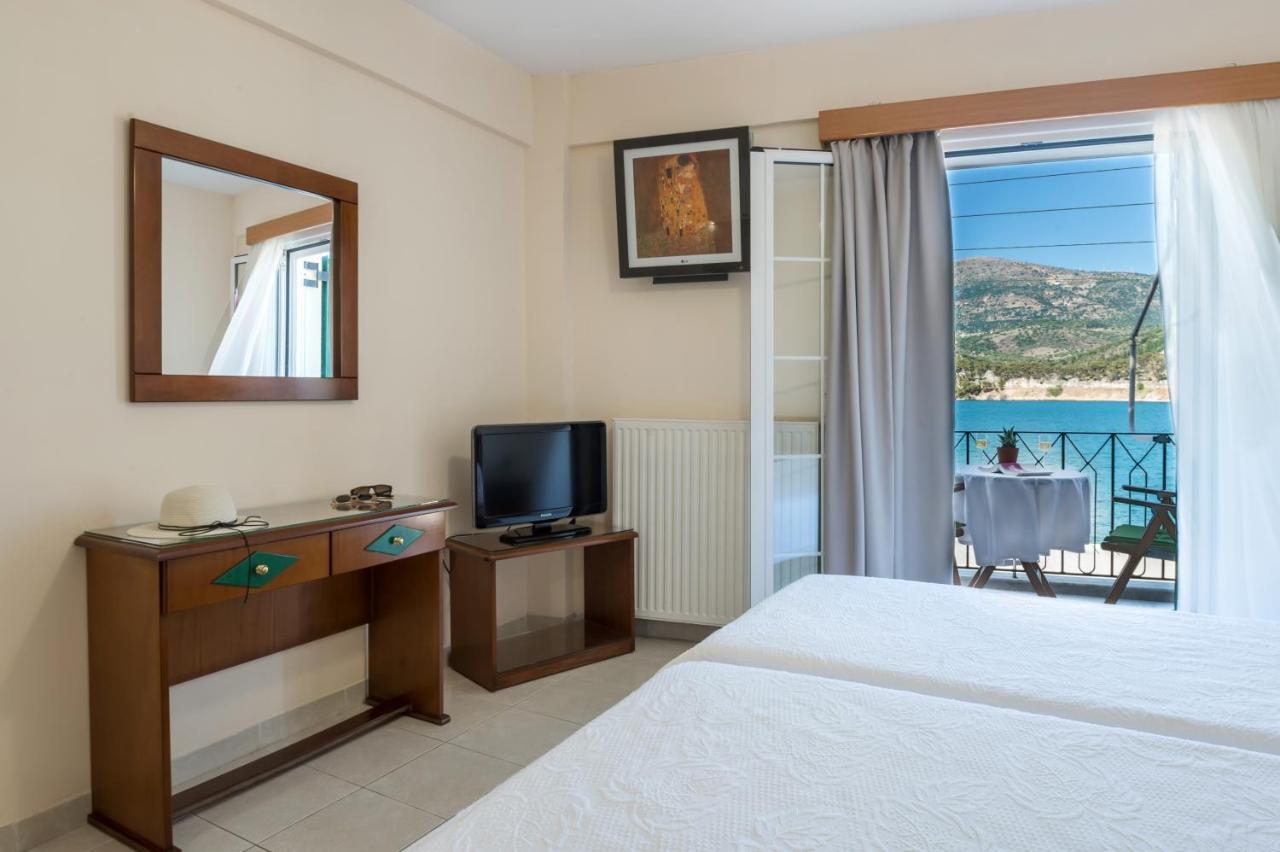 Rouchotas Apartments Аргостолион Екстериор снимка