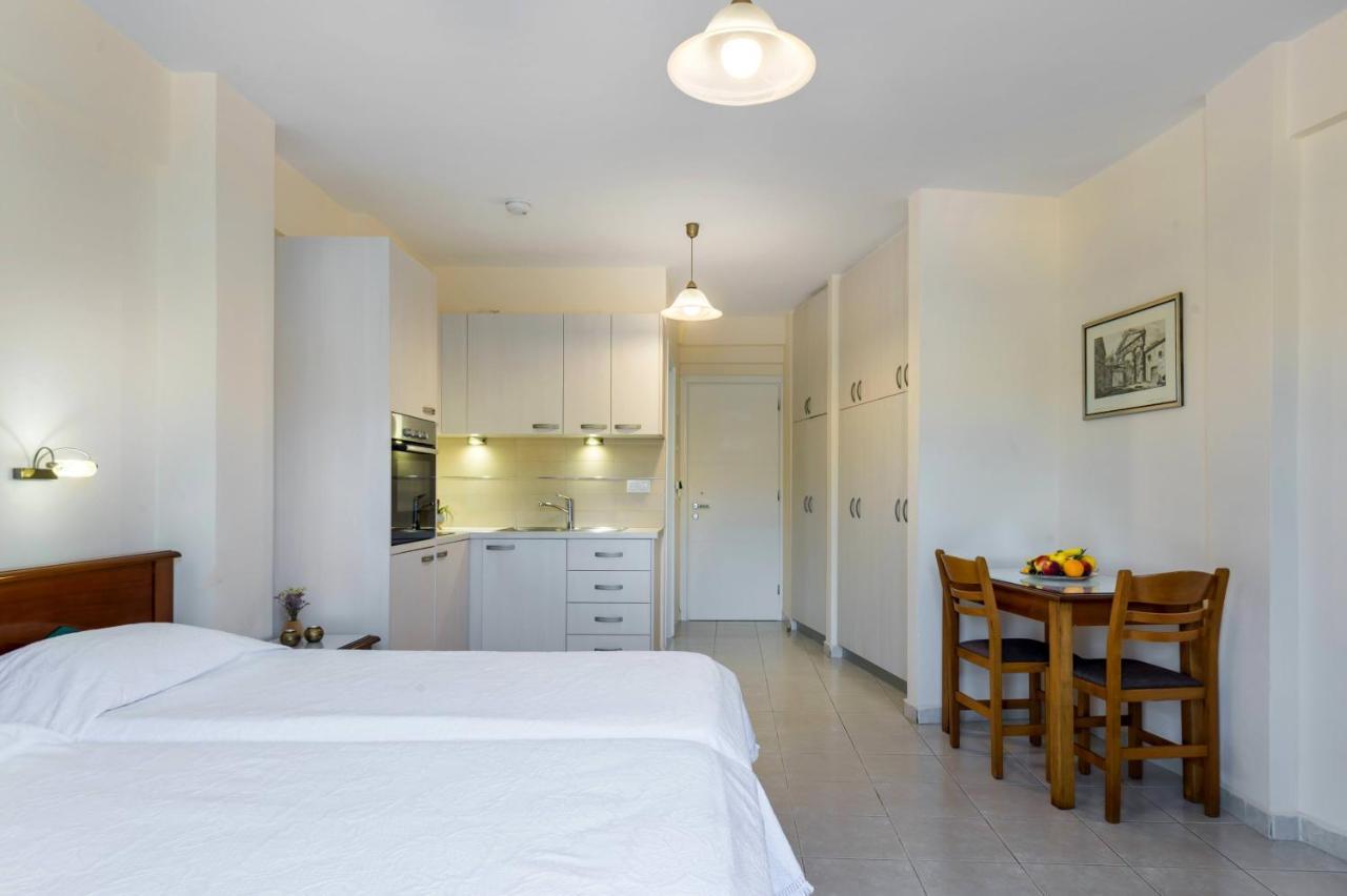 Rouchotas Apartments Аргостолион Екстериор снимка