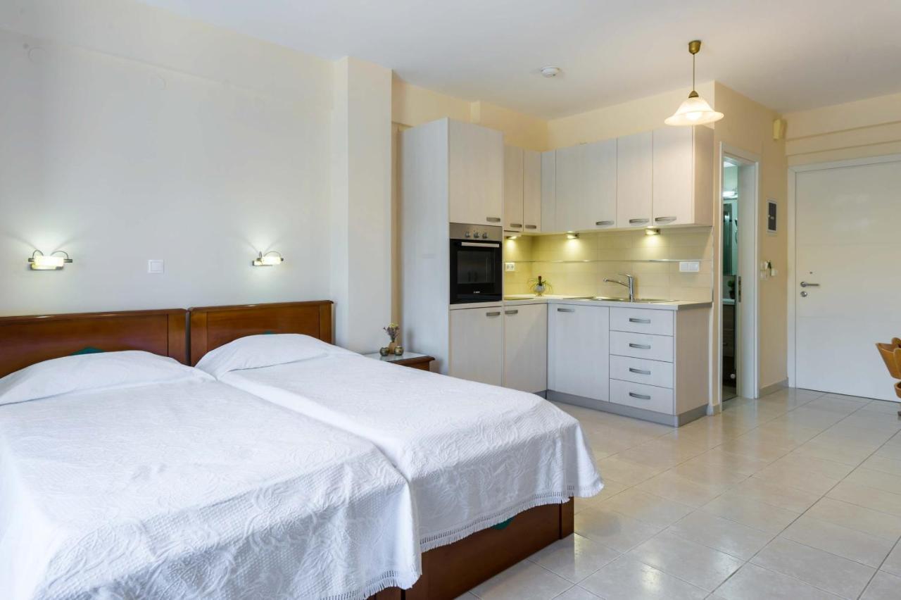 Rouchotas Apartments Аргостолион Екстериор снимка